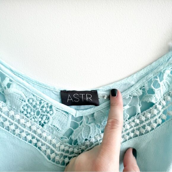 ASTR The Label Dress Floral Crochet Border Tiffany Blue Mini Women's M Lined - Picture 6 of 9